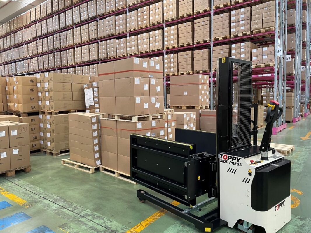 Carton Clamp Forklift Attachment - Efficient Warehouse Handling